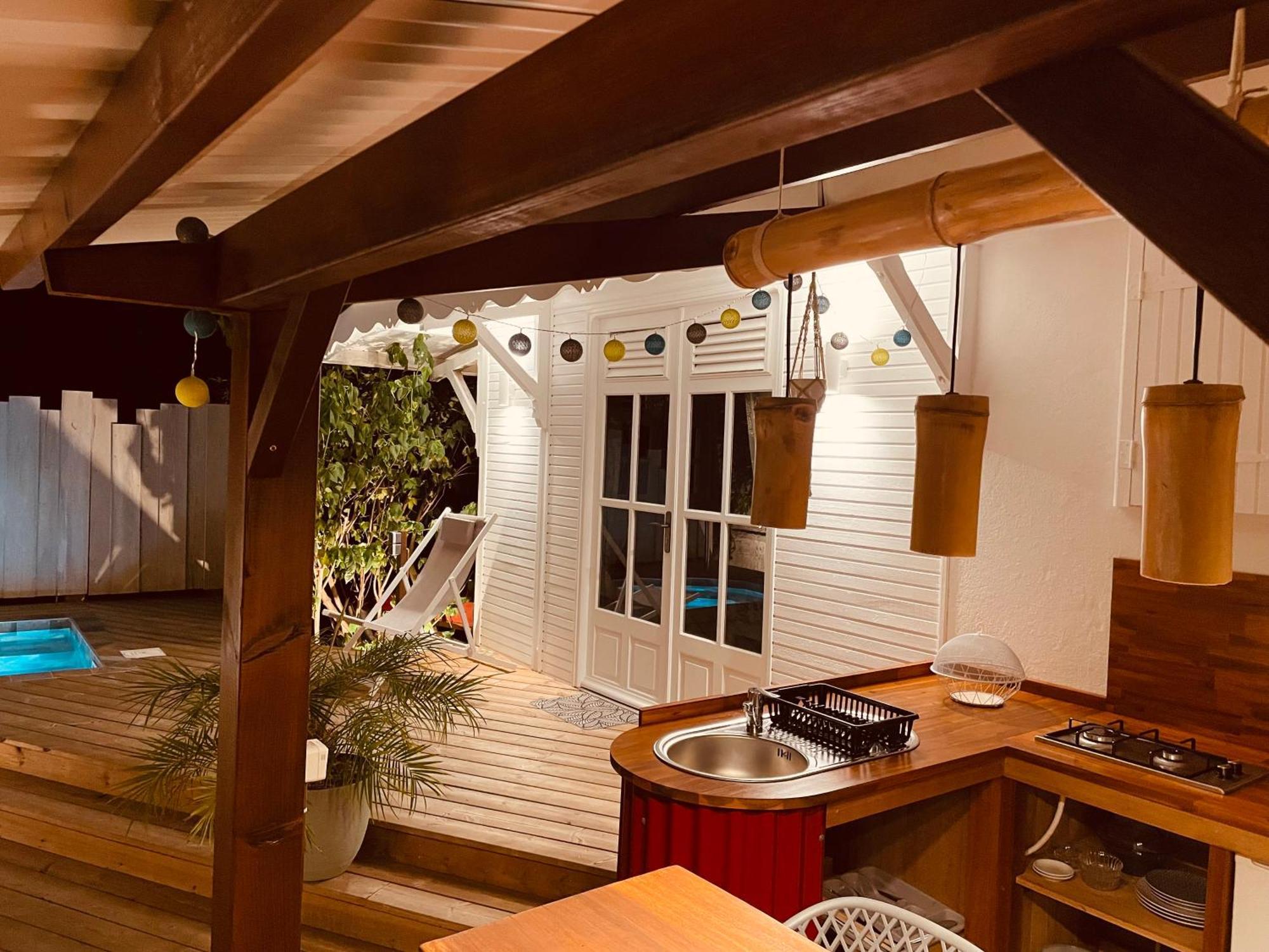 Les Coulirooms - Suite Avec Jacuzzi Et Grande Terrasse Сент-Анн Екстер'єр фото