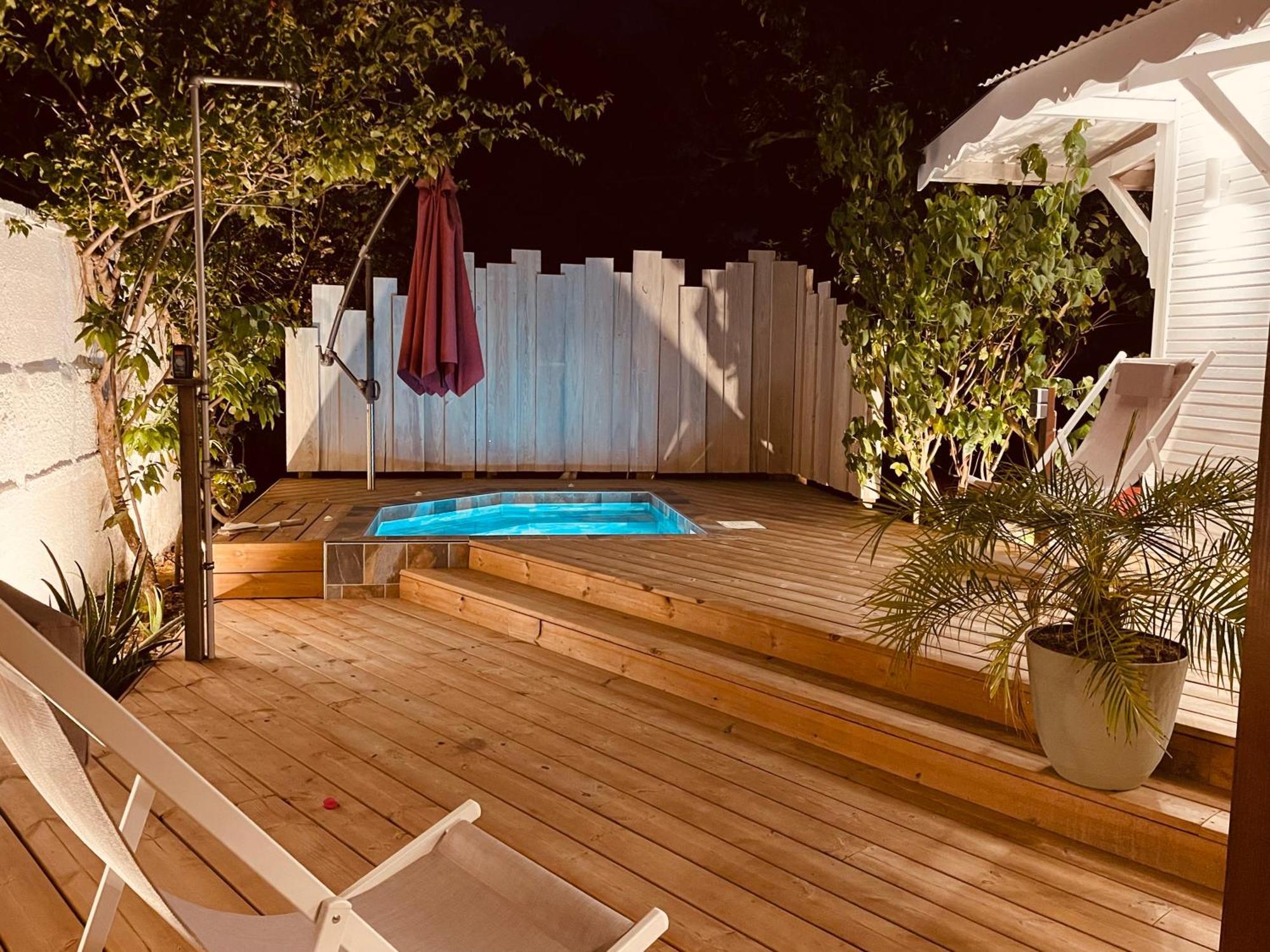 Les Coulirooms - Suite Avec Jacuzzi Et Grande Terrasse Сент-Анн Екстер'єр фото