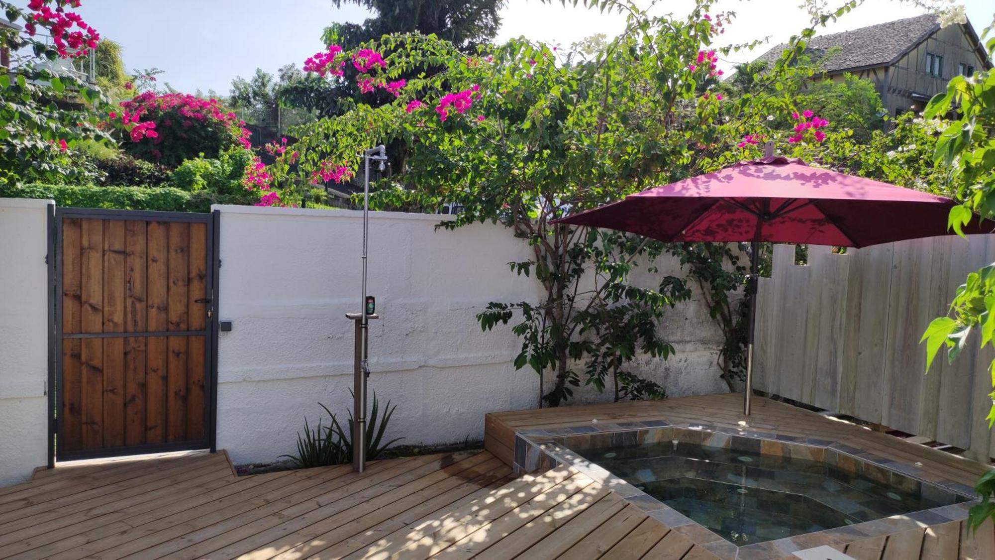 Les Coulirooms - Suite Avec Jacuzzi Et Grande Terrasse Сент-Анн Екстер'єр фото