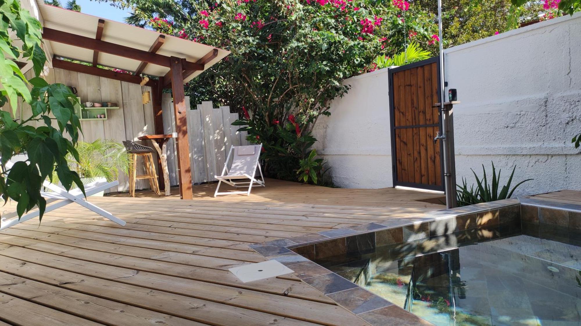 Les Coulirooms - Suite Avec Jacuzzi Et Grande Terrasse Сент-Анн Екстер'єр фото