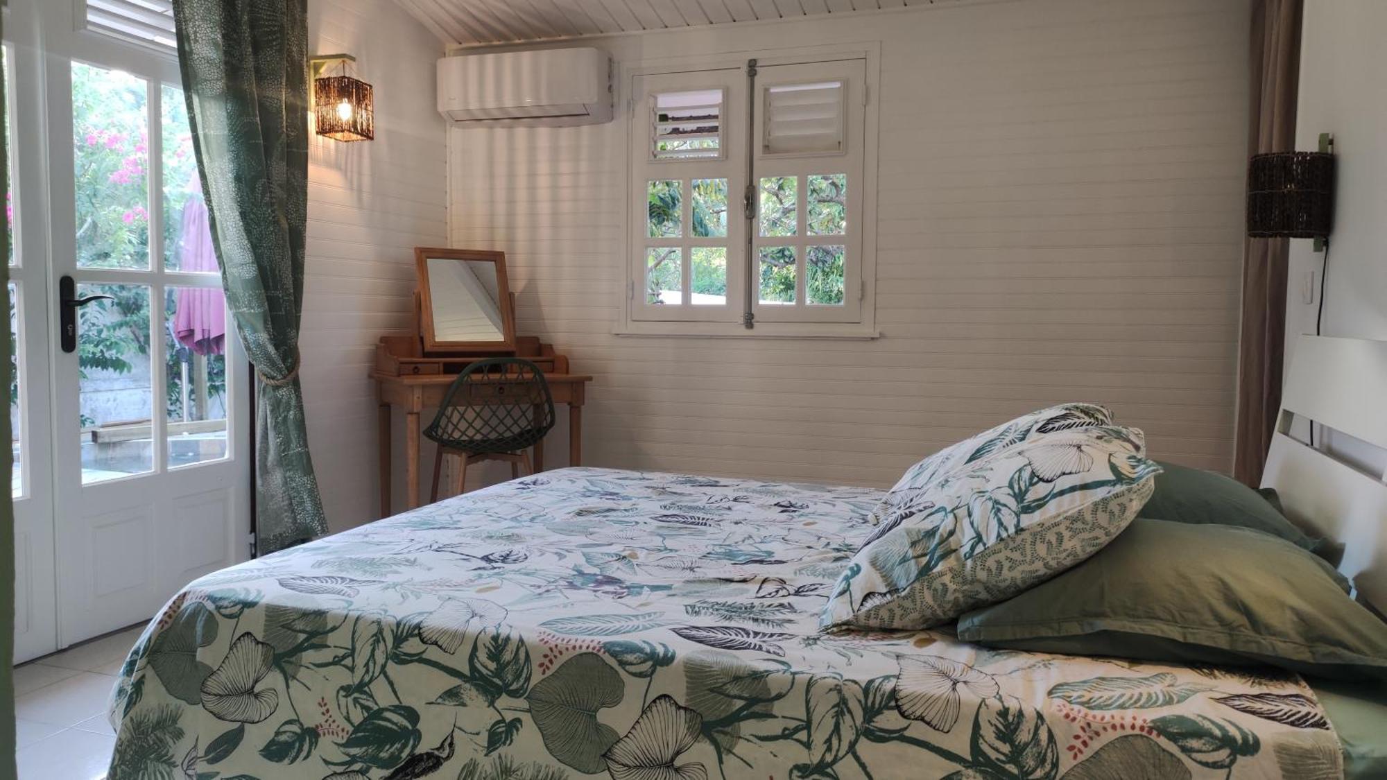 Les Coulirooms - Suite Avec Jacuzzi Et Grande Terrasse Сент-Анн Екстер'єр фото